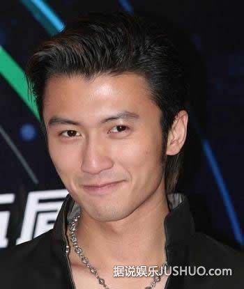 谢霆锋拜祭风水大师 疑还愿锋菲复合预言