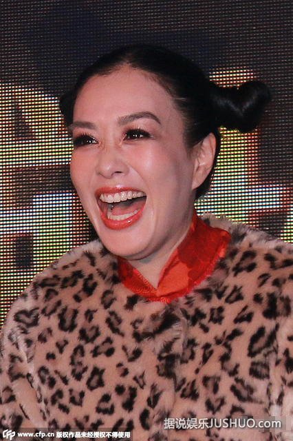 钟丽缇与女儿穿豹纹亲子装 展豪放“辣妈范”