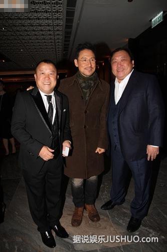 元彪风光嫁女儿泪洒婚宴 张学友成龙等“大哥”齐道贺