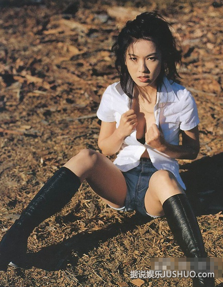 39岁林熙蕾16年前清凉写真曝光 穿比基尼秀性感 39岁林熙蕾16年前清凉写真曝光 穿比基尼秀性感