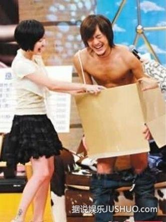 陈奕迅梁咏琪周杰伦 当众裤子滑落露屁屁的大明星 陈奕迅梁咏琪周杰伦 当众裤子滑落露屁屁的大明星