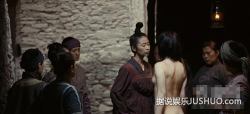 揭露娱乐圈中清纯女星的“激情”全裸床戏