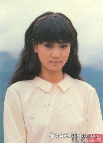 从琼瑶和于正剧中走出来的古典美人 气质脸蛋谁更胜一筹