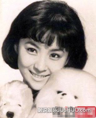 从琼瑶和于正剧中走出来的古典美人 气质脸蛋谁更胜一筹