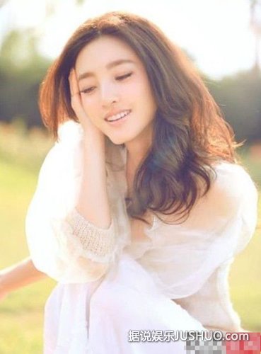 从琼瑶和于正剧中走出来的古典美人 气质脸蛋谁更胜一筹