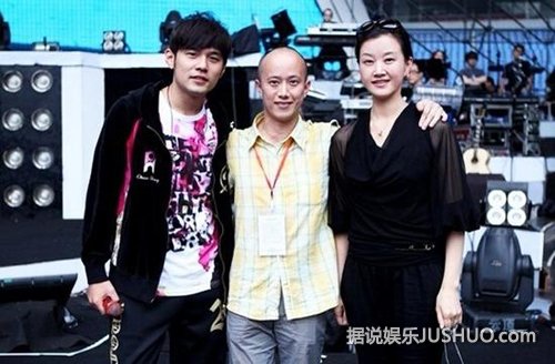 宋祖英帅气弟弟生活照曝光 常在影视剧组做美工