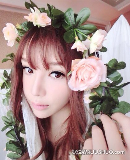 北舞校花梦妮突破尺度 与三猛男拍香艳写真