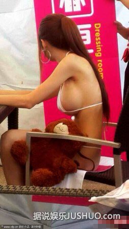 深圳举办泳池派对 众美女着比基尼拼性感 深圳举办泳池派对 众美女着比基尼拼性感