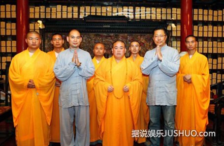 李阳皈依佛门 回应网友言论：都是狗屎(图)