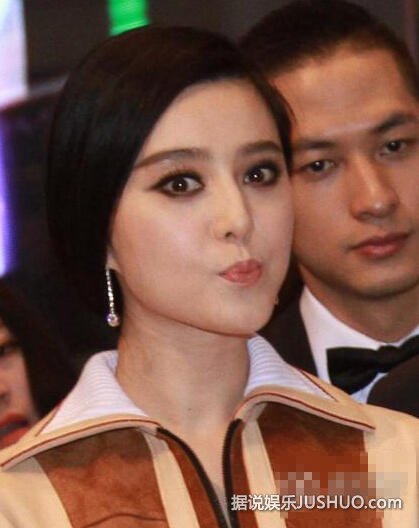 范冰冰狂饮喝嗨不顾形象 嘟嘴斜眼鬼马表情多多