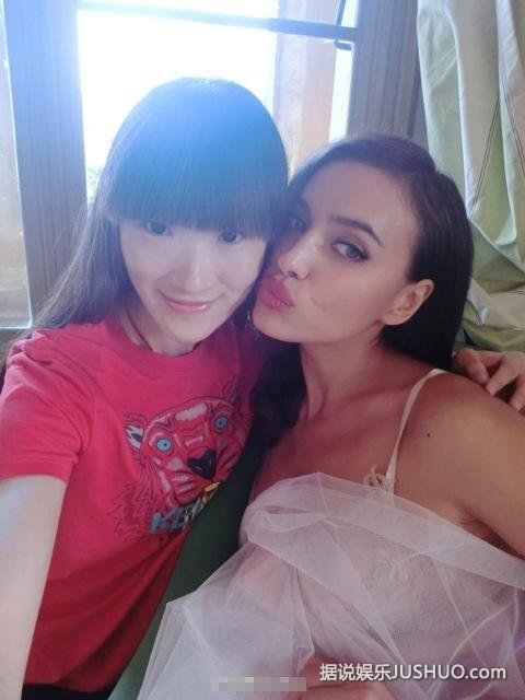 伊莲娜中国闺蜜曝C罗将结婚 与张亮传绯闻 伊莲娜中国闺蜜曝C罗将结婚 与张亮传绯闻