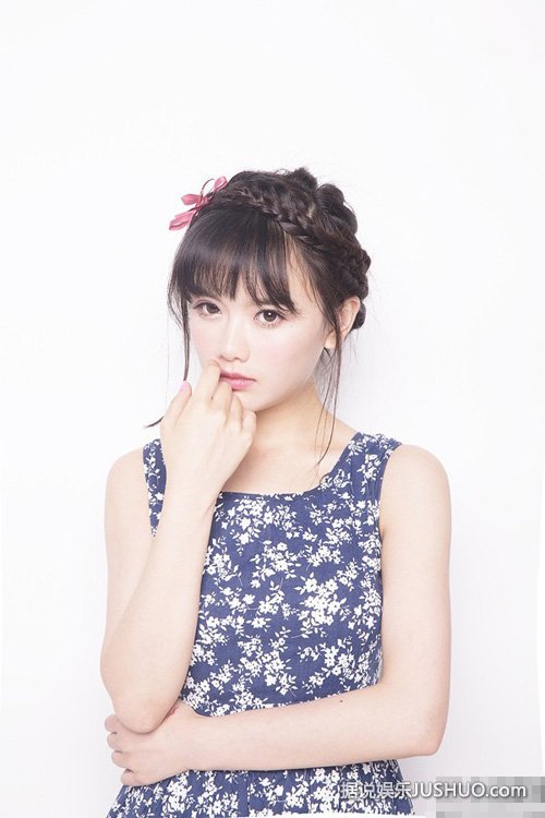 网络红人南笙进军时尚界 大尺度登《男人装》