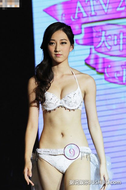 亚姐20強诞生 选手遭质疑隆胸(组图) 亚姐20強诞生 选手遭质疑隆胸(组图)