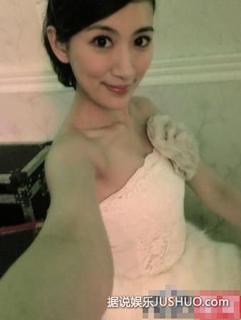 女模黄诗诗撞脸林志玲 揭娱乐圈长相惊人相似的明星