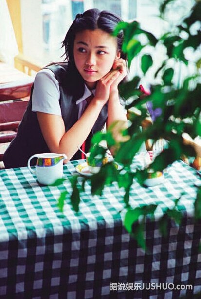 汤唯初中毕业照曝光 清纯可人气质凸显