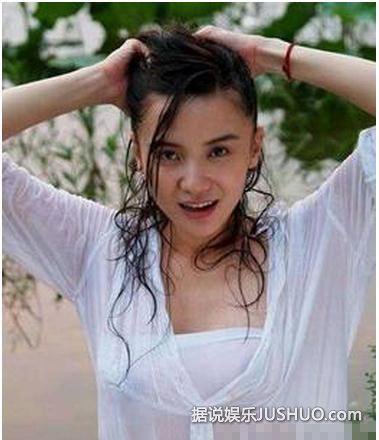 湿身诱惑!《一年级》小花老师宋佳昔日大尺度写真曝光 湿身诱惑!《一年级》小花老师宋佳昔日大尺度写真曝光