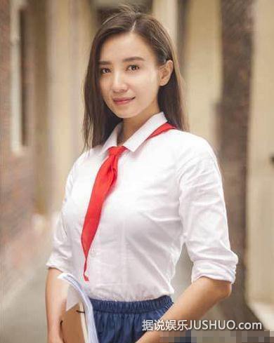 湿身诱惑!《一年级》小花老师宋佳昔日大尺度写真曝光 湿身诱惑!《一年级》小花老师宋佳昔日大尺度写真曝光