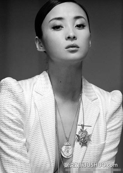 蒋勤勤火辣写真不敢直视 曝昔日大尺度照