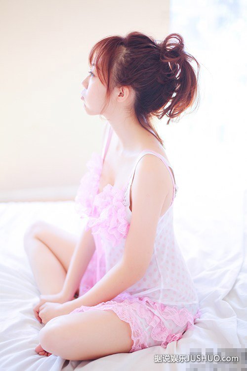 前度娘刘冬拍摄情趣内衣写真 网红也逃不了“脱”? 前度娘刘冬拍摄情趣内衣写真 网红也逃不了“脱”?