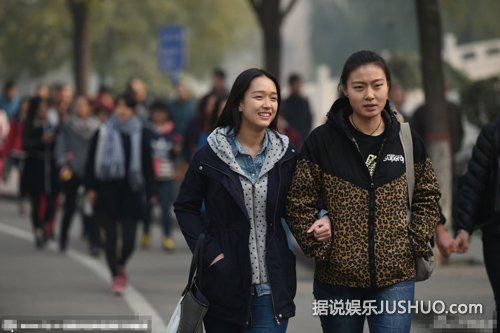 吕玉洁,95后,大学2年级,山西大学女子排球队队长.