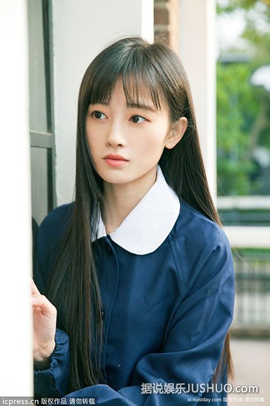 日媒眼中中国第一美女拍民国风校服照 清纯动人