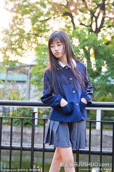 日媒眼中中国第一美女拍民国风校服照 清纯动人