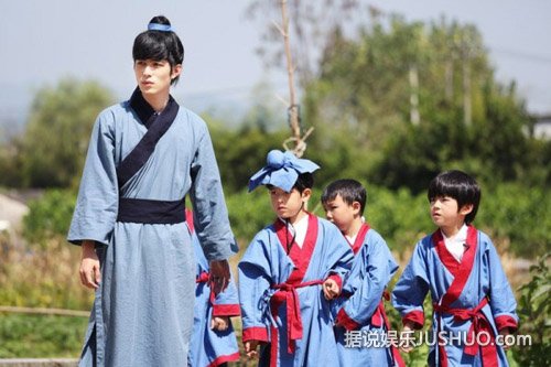 网曝郭敬明陈学冬恋情 王思聪转发爆料"补刀" 网曝郭敬明陈学冬恋情 王思聪转发爆料"补刀"