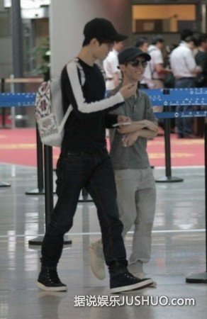 网曝郭敬明陈学冬恋情 王思聪转发爆料"补刀" 网曝郭敬明陈学冬恋情 王思聪转发爆料"补刀"