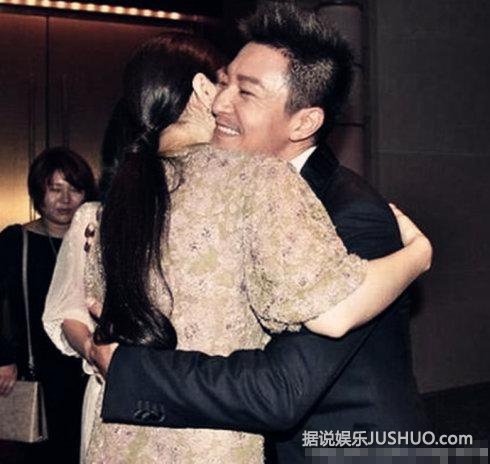 范冰冰紧拥张纪中 盘点：那些让范爷主动投怀送抱的男星们