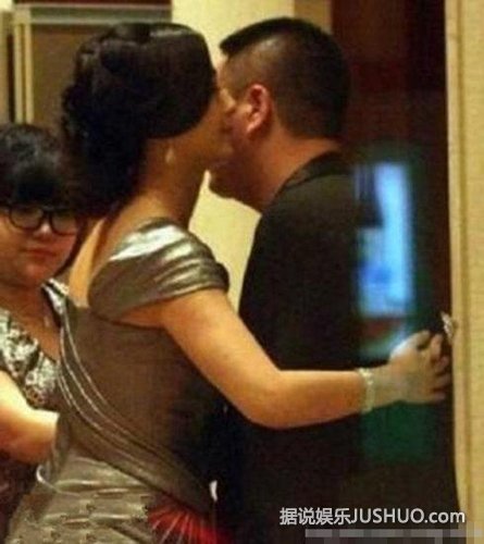 范冰冰紧拥张纪中 盘点：那些让范爷主动投怀送抱的男星们