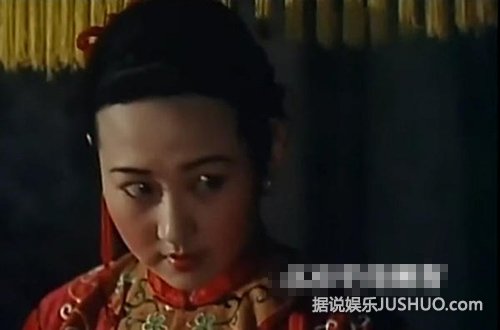 许晴23年前大尺度剧照曝光 当众给孩子喂奶 许晴23年前大尺度剧照曝光 当众给孩子喂奶