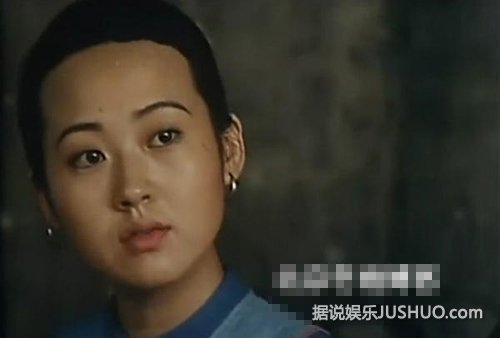 许晴23年前大尺度剧照曝光 当众给孩子喂奶 许晴23年前大尺度剧照曝光 当众给孩子喂奶