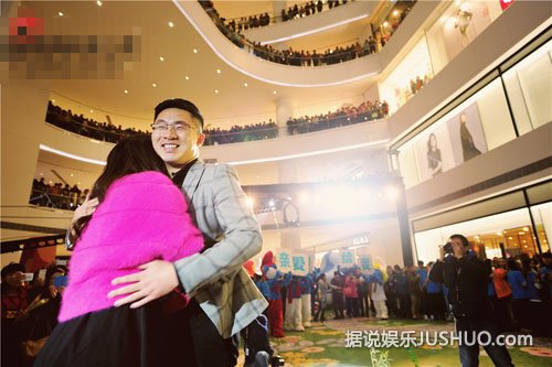 奥运冠军刘春红获浪漫求婚 网友送祝福 奥运冠军刘春红获浪漫求婚 网友送祝福