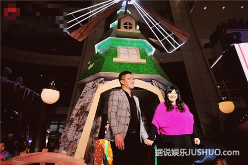 奥运冠军刘春红获浪漫求婚 网友送祝福 奥运冠军刘春红获浪漫求婚 网友送祝福