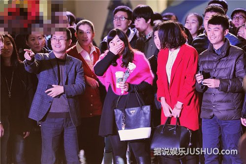 奥运冠军刘春红获浪漫求婚 网友送祝福 奥运冠军刘春红获浪漫求婚 网友送祝福