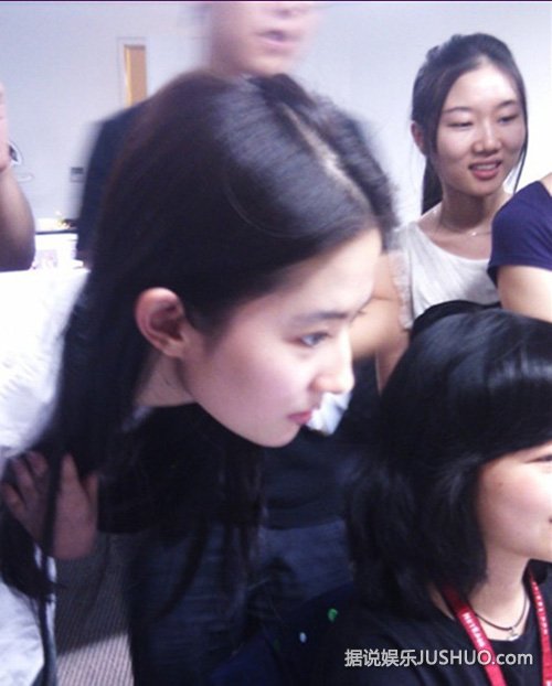 不化妆才是真美女!绝版刘亦菲素颜照清纯似邻家小妹 不化妆才是真美女!绝版刘亦菲素颜照清纯似邻家小妹