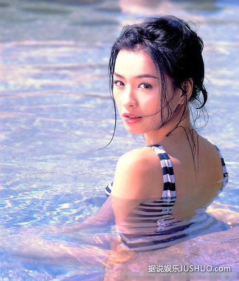 性感惹火！“韦贵妃”张庭早年罕见挤胸露沟照曝光