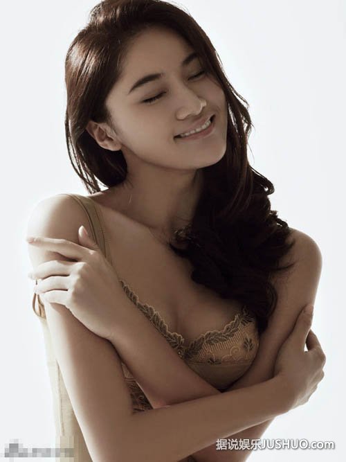 国产嫩模王熙然连体内衣写真 身材姣好