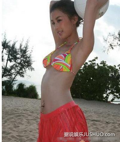 曝黄圣依昔日性感写真 清纯尽失大泄春光