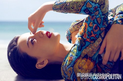 高圆圆最新杂志大片 露香肩美腿演绎夏日风情