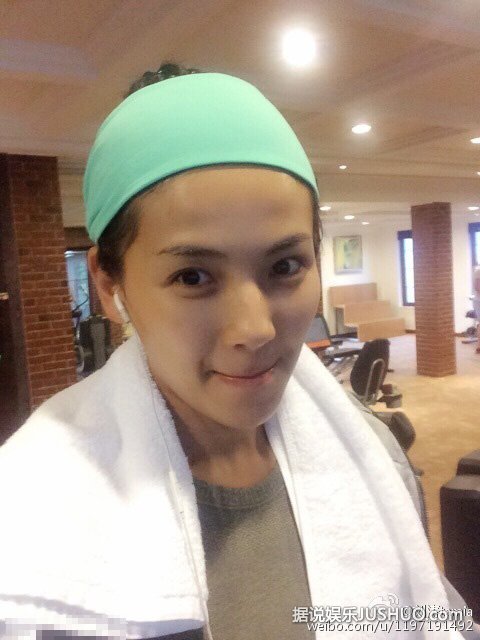 刘涛素颜健身 香汗淋漓不忘卖萌 刘涛素颜健身 香汗淋漓不忘卖萌