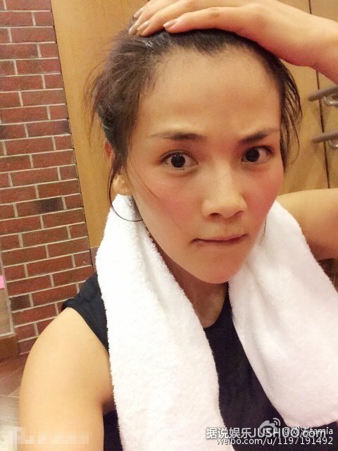 刘涛素颜健身 香汗淋漓不忘卖萌 刘涛素颜健身 香汗淋漓不忘卖萌