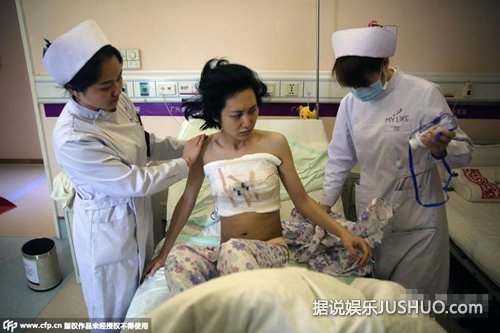 道德模范刘霆变性成女人 隆胸手术过程曝光