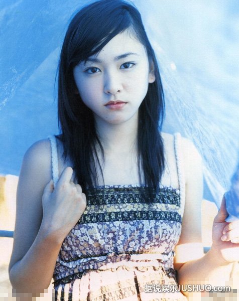 邻家女孩一般的日本治愈系女生新垣结衣