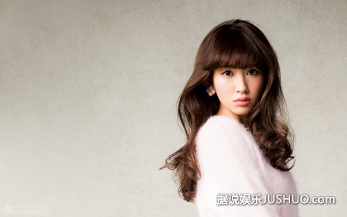 AKB48小嶋阳菜上《anan》杂志秀美乳 真空上阵上演成人诱惑