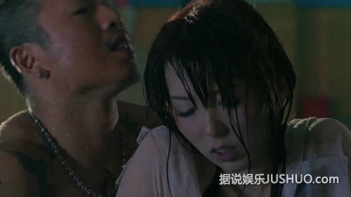 AV女优波多野结衣微醺低胸 撞脸名模隋棠