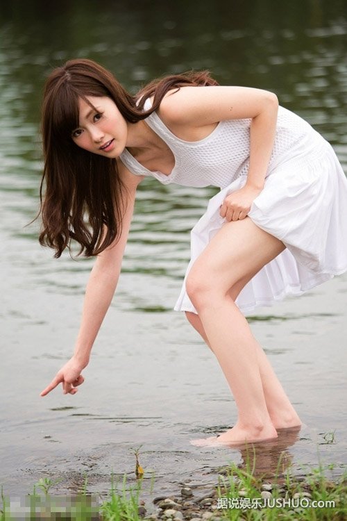 C奶美颜歌姬白石麻衣湿身出浴丽人清纯