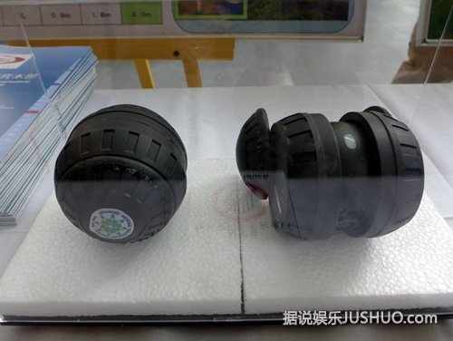 日手投式球形侦查机器人：抵达地点后变身拍摄