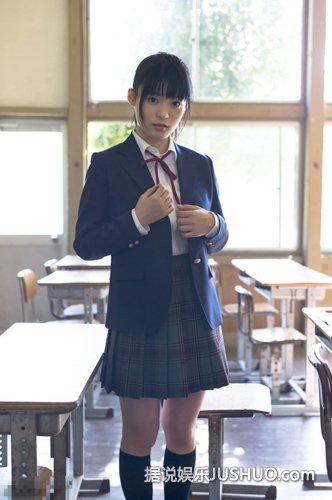 星名美津纪制服诱惑 教室脱衣险走光