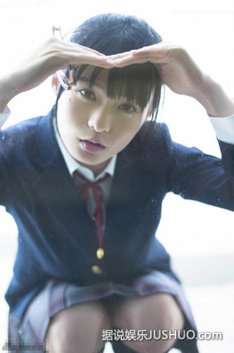 星名美津纪制服诱惑 教室脱衣险走光